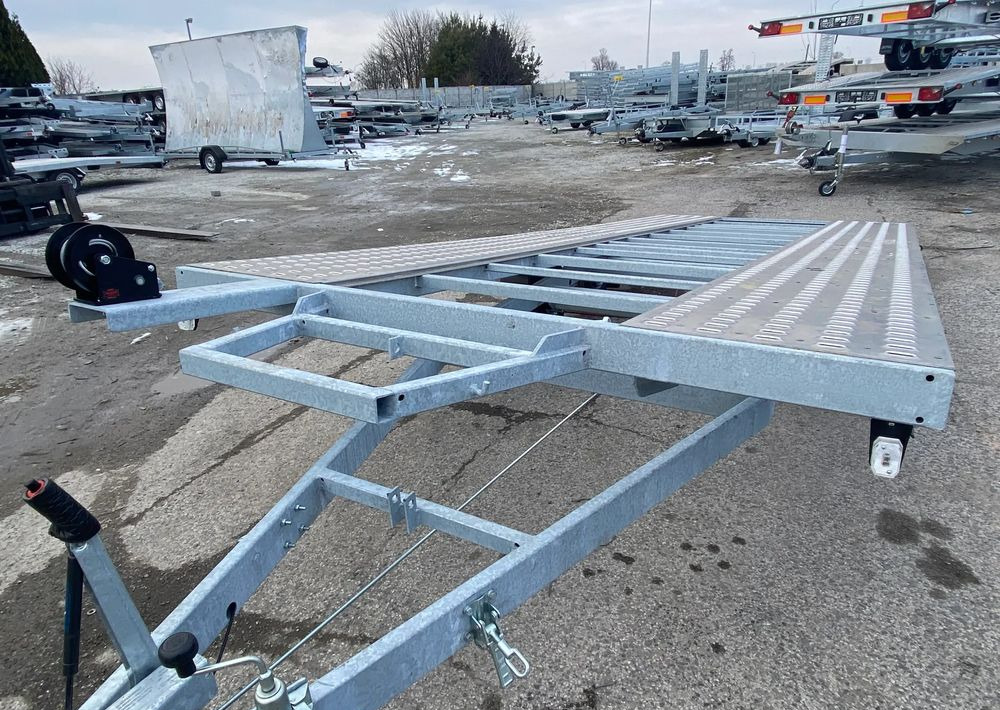 Boro - Автотранспортна приколка: слика 1 Boro - Автотранспортна приколка: слика 1