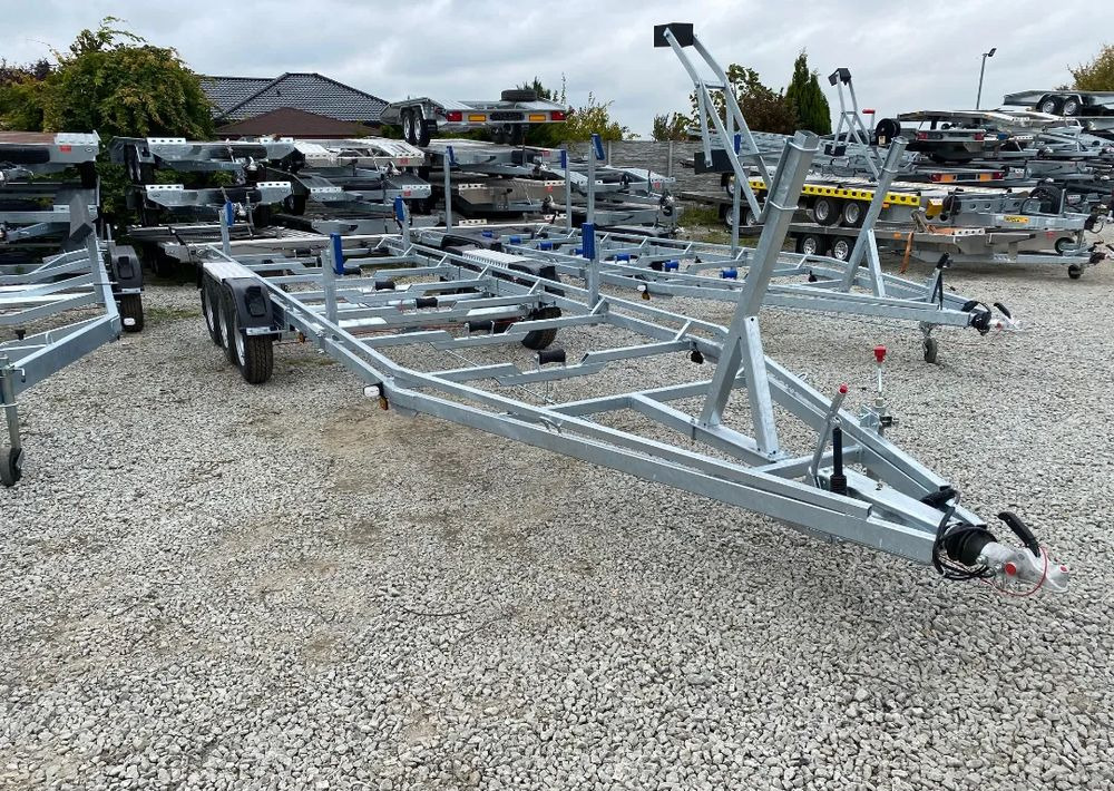 Boro Przyczepa pod ŁÓDŹ! 8,20M! - Приколка за чамец: слика 1 Boro Przyczepa pod ŁÓDŹ! 8,20M! - Приколка за чамец: слика 1