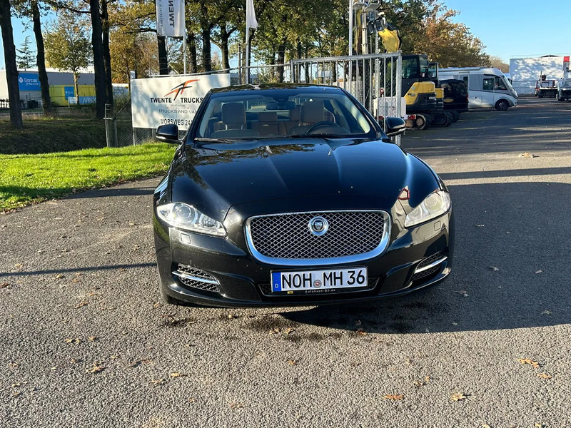 Jaguar XJ 3.0 V6D 275 PK /AUTOM / PANO DAK / VOL LEDER / MERIDAN / EXPORT PRICE - Седан: слика 4 Jaguar XJ 3.0 V6D 275 PK /AUTOM / PANO DAK / VOL LEDER / MERIDAN / EXPORT PRICE - Седан: слика 4