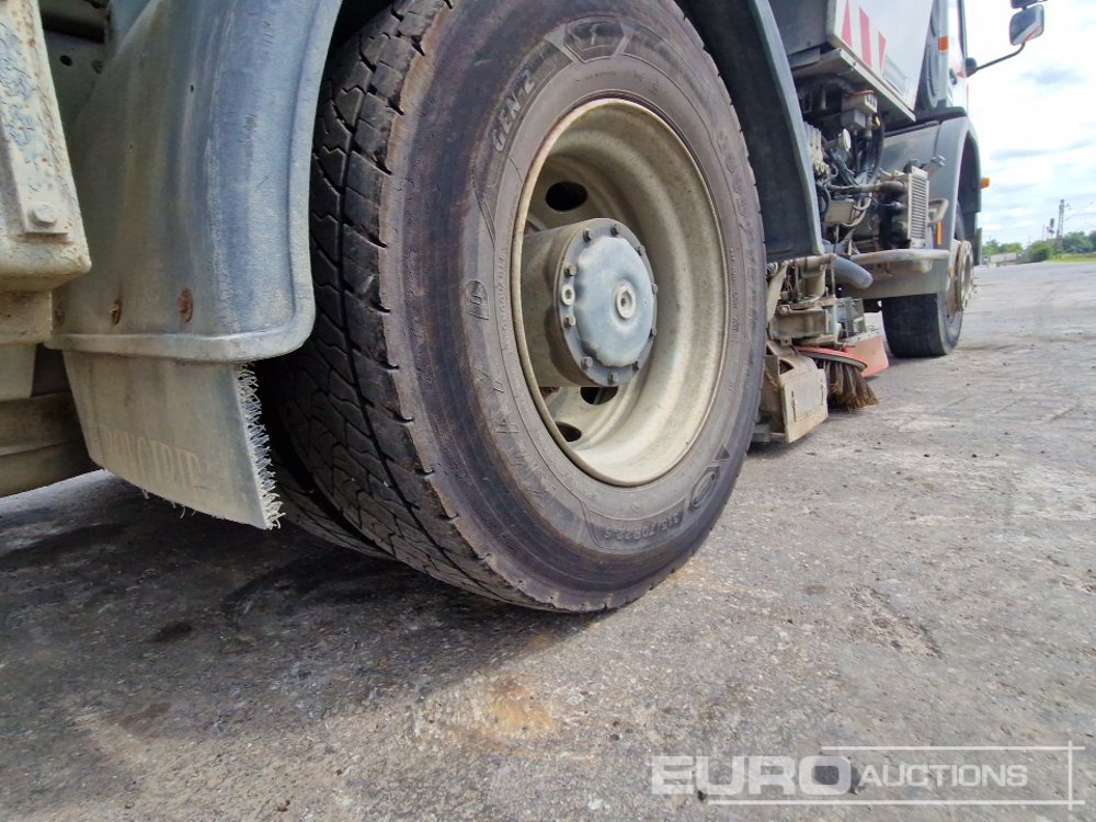 Возило за метење 2002 Mercedes Axor 1829: слика 11
