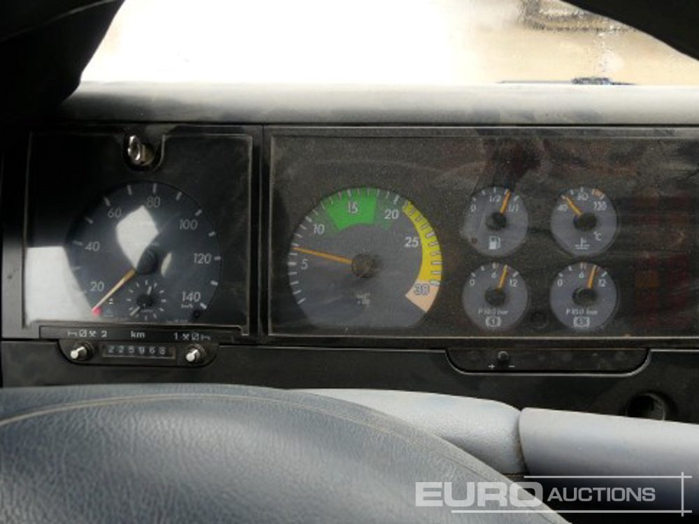 Кипер 2003 Mercedes 815D: слика 8