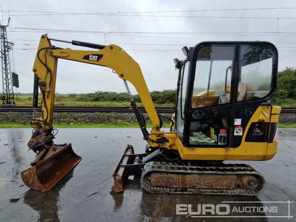 2011 CAT 302.5C - Мини багер: слика 2 2011 CAT 302.5C - Мини багер: слика 2