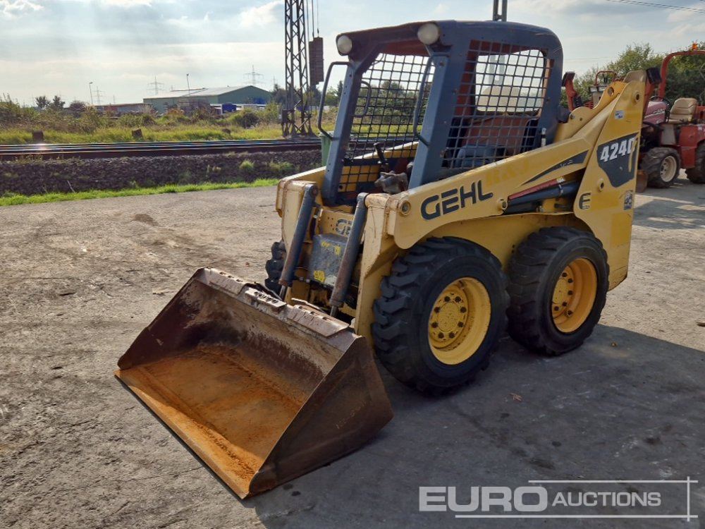 2013 Gehl 4240 - Компактен натоварувач: слика 1 2013 Gehl 4240 - Компактен натоварувач: слика 1