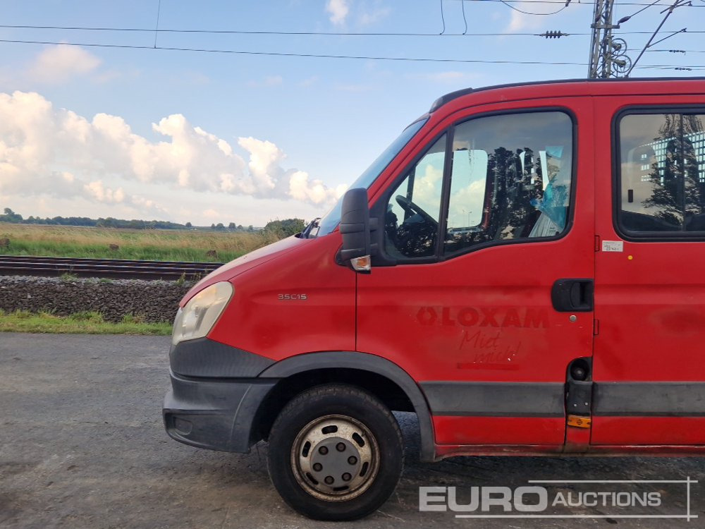 2013 Iveco Crew Cab Pick Up, Automatic Gearbox, Dropside - Комбе со отворен сандак: слика 3 2013 Iveco Crew Cab Pick Up, Automatic Gearbox, Dropside - Комбе со отворен сандак: слика 3