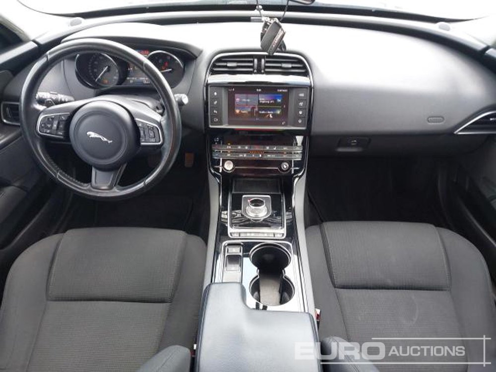 2015 Jaguar XE - Автомобил: слика 5 2015 Jaguar XE - Автомобил: слика 5
