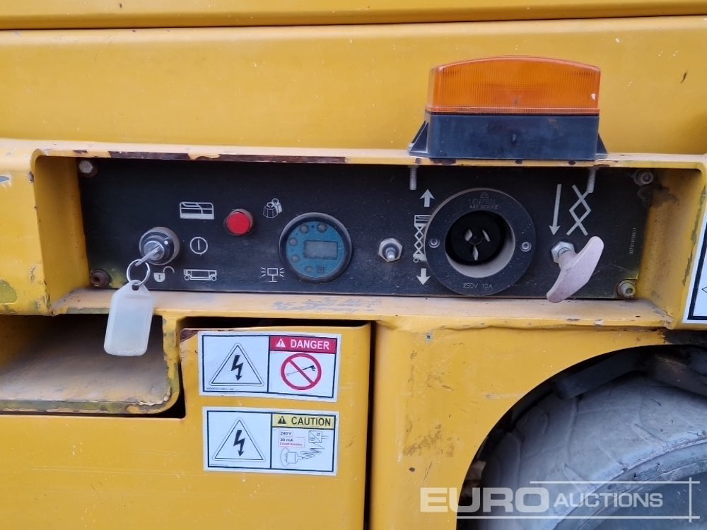 Дигачка платформа 2016 Haulotte Compact 10N: слика 17