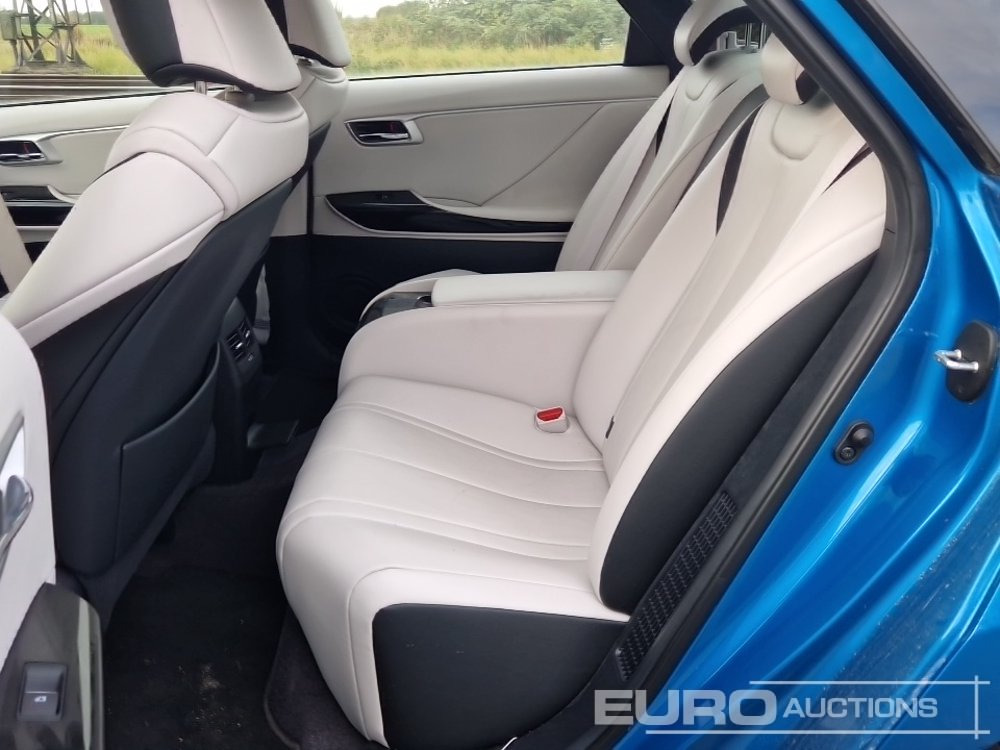 Автомобил 2017 Toyota Mirai Fuel Cell, Hydrogen Hybrid, Automatic (German Reg. Docs. Available): слика 24