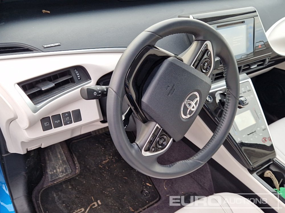 Автомобил 2017 Toyota Mirai Fuel Cell, Hydrogen Hybrid, Automatic (German Reg. Docs. Available): слика 31