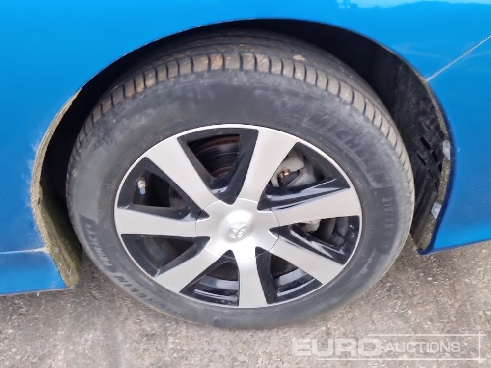 Автомобил 2017 Toyota Mirai Fuel Cell, Hydrogen Hybrid, Automatic (German Reg. Docs. Available): слика 9