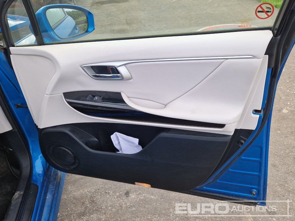 Автомобил 2017 Toyota Mirai Fuel Cell, Hydrogen Hybrid, Automatic (German Reg. Docs. Available): слика 27
