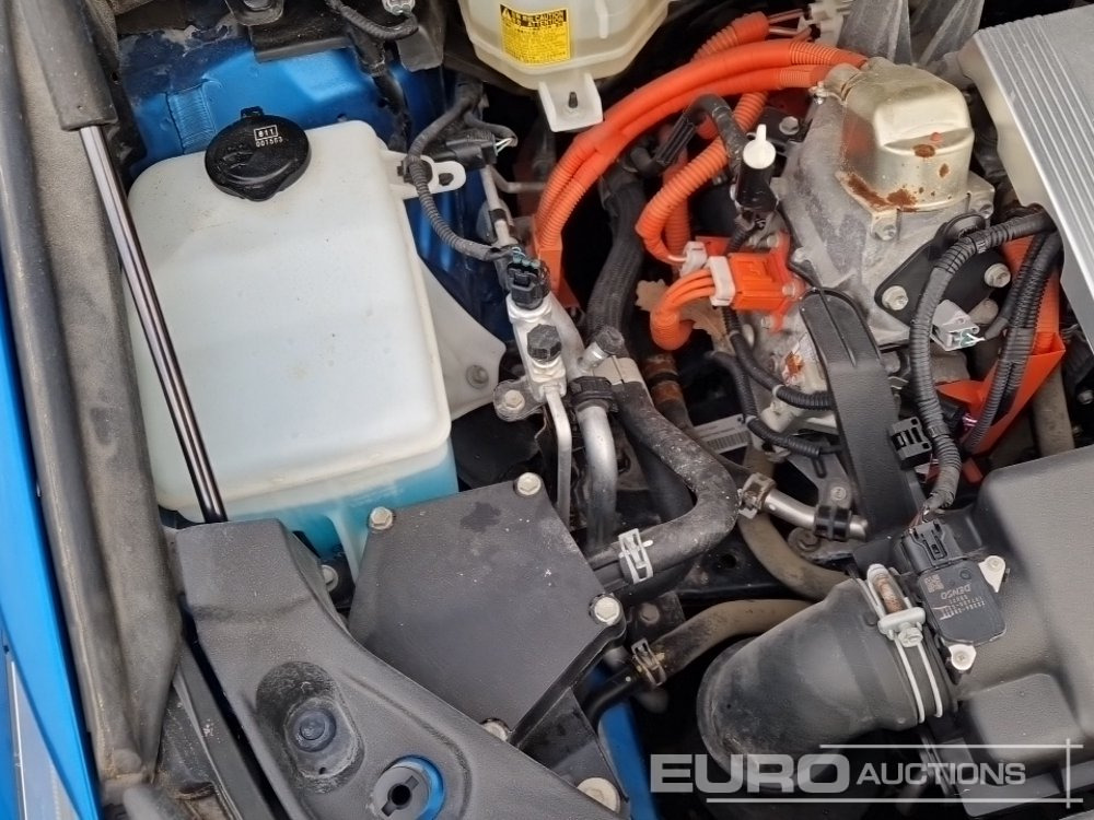 Автомобил 2017 Toyota Mirai Fuel Cell, Hydrogen Hybrid, Automatic (German Reg. Docs. Available): слика 15