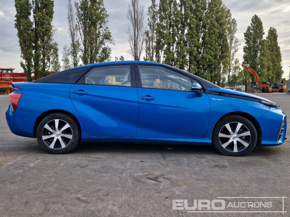 Автомобил 2017 Toyota Mirai Fuel Cell, Hydrogen Hybrid, Automatic (German Reg. Docs. Available): слика 6
