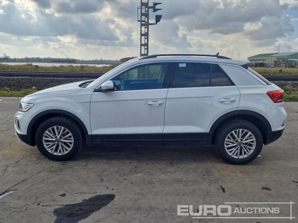 2024 Volkswagen T-Roc - SUV: слика 2 2024 Volkswagen T-Roc - SUV: слика 2