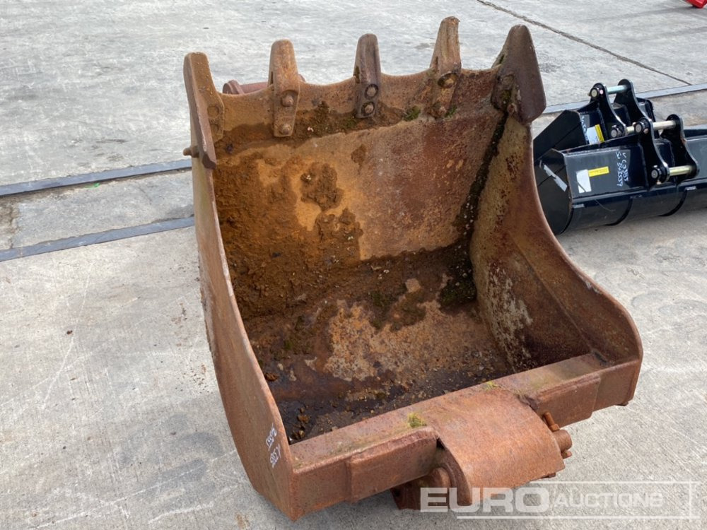 34" Digging Bucket 45mm Pin to suit 4-6 Ton Excavator - Корпа: слика 2 34" Digging Bucket 45mm Pin to suit 4-6 Ton Excavator - Корпа: слика 2