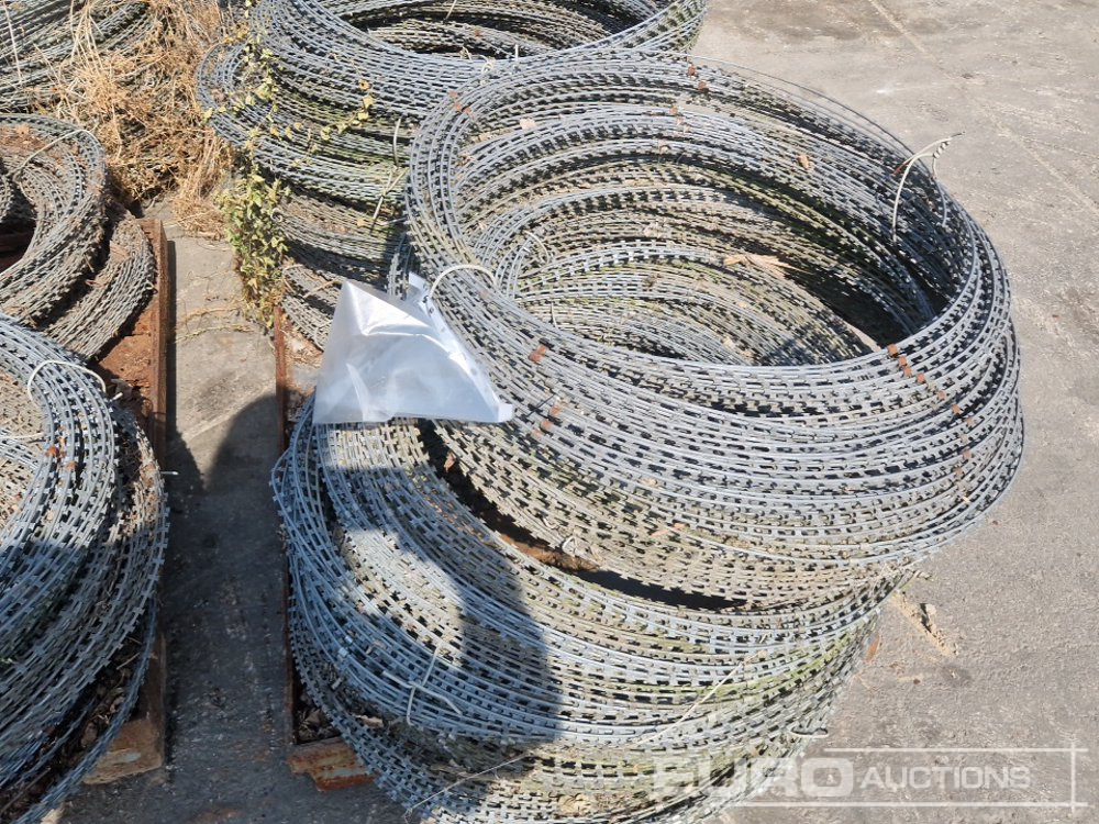 5x Pallets of Assorted Rolls of Barbed Wire - Градежна опрема: слика 5 5x Pallets of Assorted Rolls of Barbed Wire - Градежна опрема: слика 5