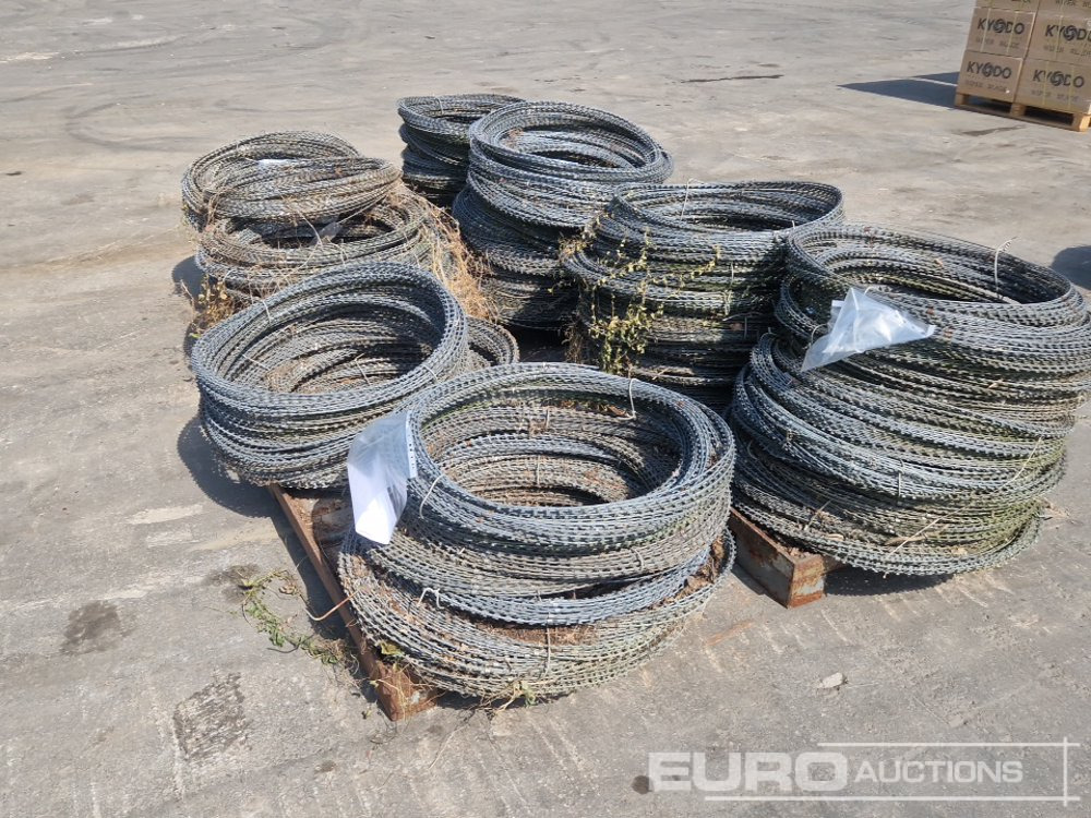 5x Pallets of Assorted Rolls of Barbed Wire - Градежна опрема: слика 4 5x Pallets of Assorted Rolls of Barbed Wire - Градежна опрема: слика 4