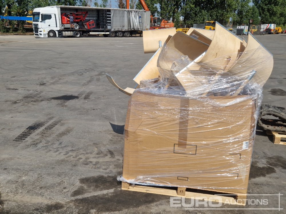 Pallet of Assorted Snow Shovels (Approx 160 of) (2 of) - Градежна опрема: слика 2 Pallet of Assorted Snow Shovels (Approx 160 of) (2 of) - Градежна опрема: слика 2