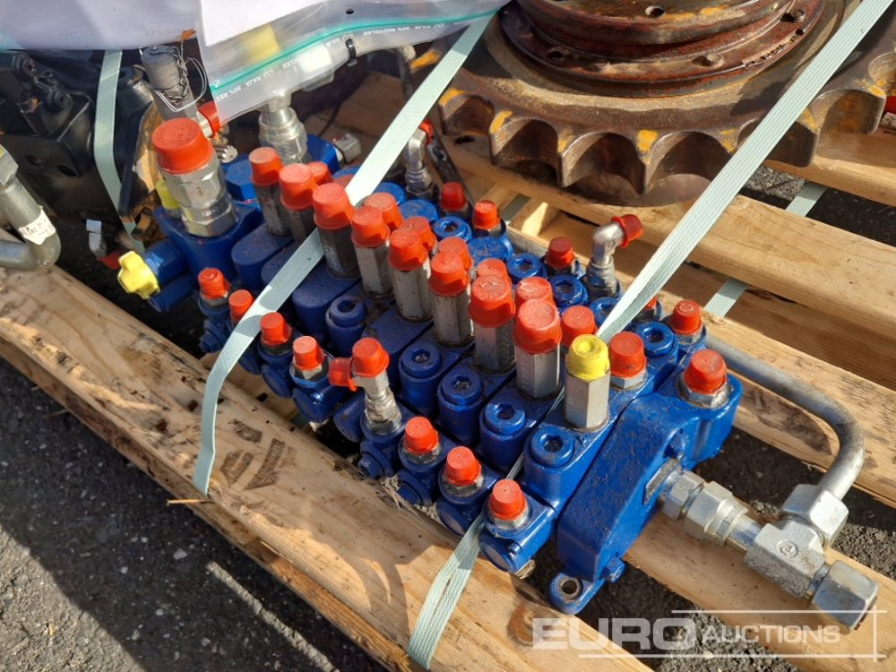 Резервни делови за Багер Spare Parts, Final Drive (2 of) Hydraulic Pump, Hydraulic Block, Cylinder to suit Volvo ECR25D: слика 7 Резервни делови за Багер Spare Parts, Final Drive (2 of) Hydraulic Pump, Hydraulic Block, Cylinder to suit Volvo ECR25D: слика 7