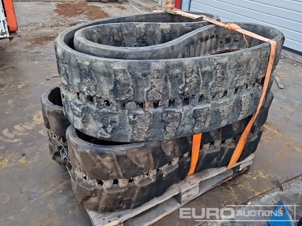 Rubber Tracks to suit Mini Excavator (2 of) - Ролна за Градежна машина: слика 1 Rubber Tracks to suit Mini Excavator (2 of) - Ролна за Градежна машина: слика 1