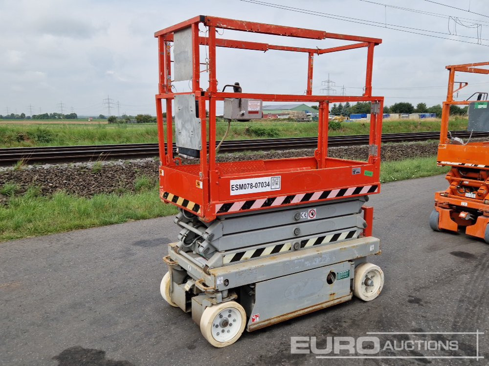 SkyJack SJ111-3219 - Дигачка платформа: слика 1 SkyJack SJ111-3219 - Дигачка платформа: слика 1