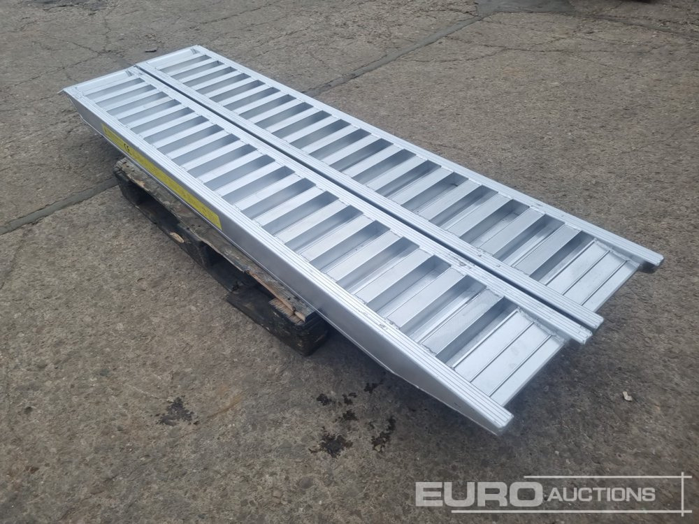 Unused Set of Aluminium Ramps, 250cm, 6,000kg - Опрема за работилница: слика 4 Unused Set of Aluminium Ramps, 250cm, 6,000kg - Опрема за работилница: слика 4