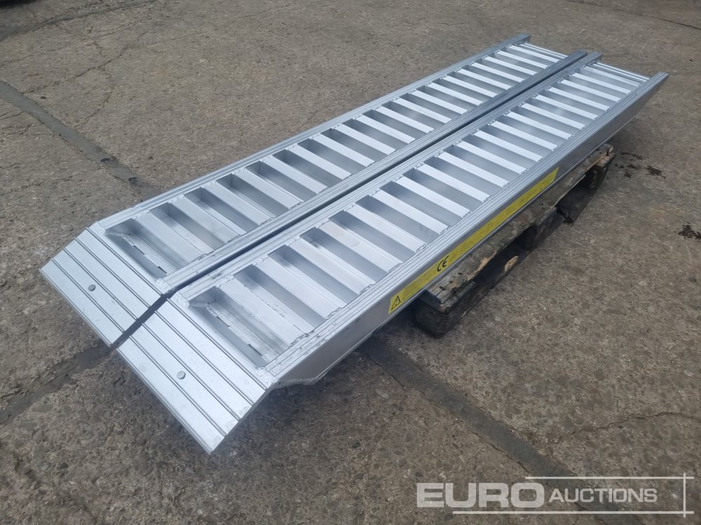 Unused Set of Aluminium Ramps, 250cm, 6,000kg - Товарна рампа: слика 3 Unused Set of Aluminium Ramps, 250cm, 6,000kg - Товарна рампа: слика 3