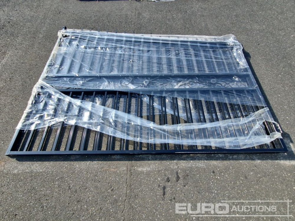 Unused Steel Gates - Градежна опрема: слика 1 Unused Steel Gates - Градежна опрема: слика 1