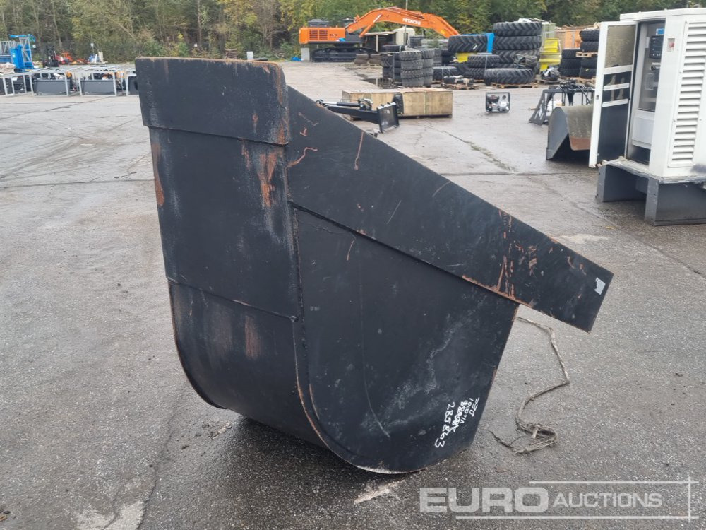 V Bucket 80mm Pin to suit 20 Ton Excavator - Корпа: слика 1 V Bucket 80mm Pin to suit 20 Ton Excavator - Корпа: слика 1