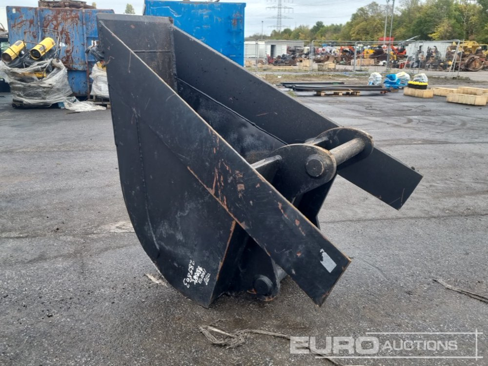 V Bucket 80mm Pin to suit 20 Ton Excavator - Корпа: слика 3 V Bucket 80mm Pin to suit 20 Ton Excavator - Корпа: слика 3