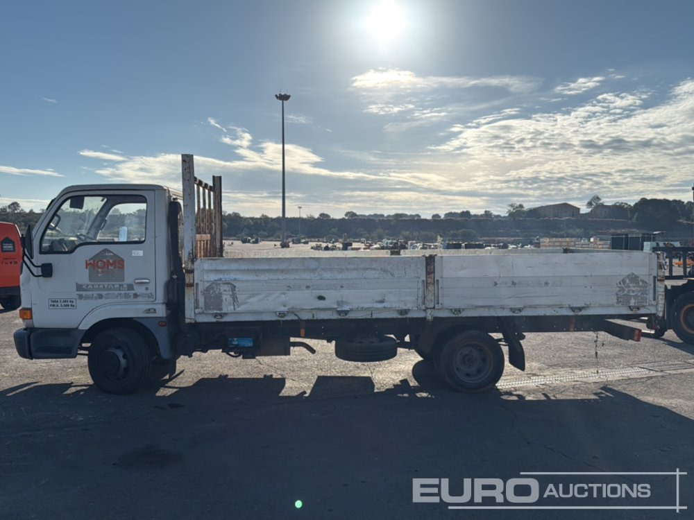 1999 Nissan Cabstar - Камион со платформа: слика 2 1999 Nissan Cabstar - Камион со платформа: слика 2