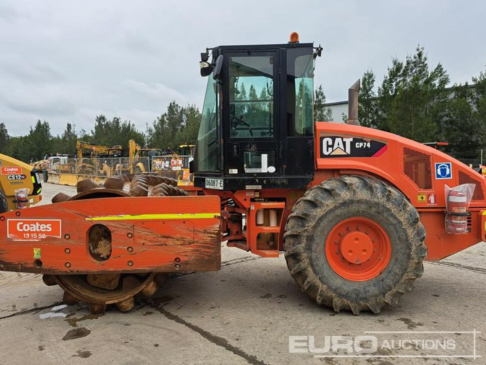 2011 CAT CP74 - Ваљак: слика 1 2011 CAT CP74 - Ваљак: слика 1