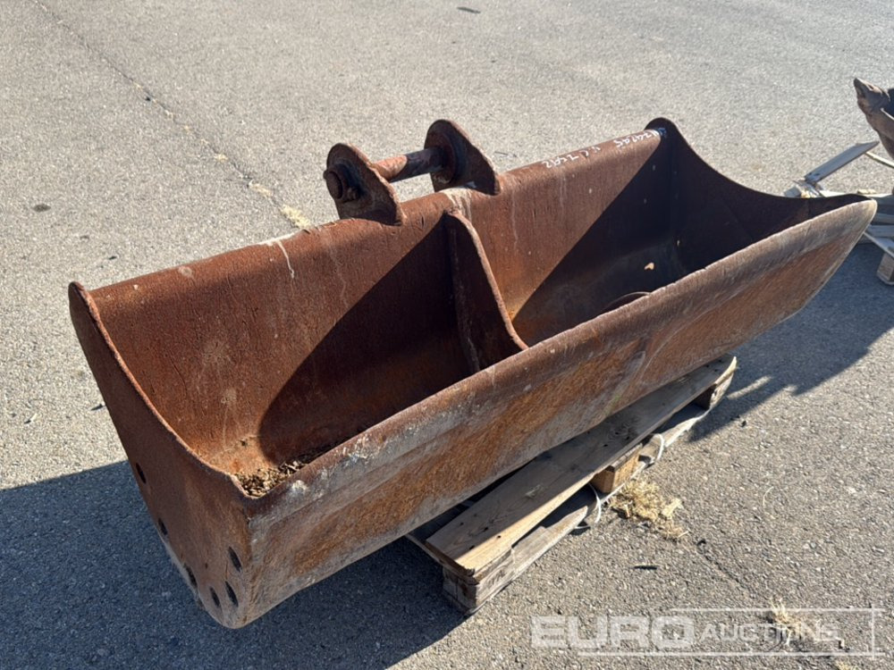 72" Ditching Bucket to suit Backhoe Loader - Корпа: слика 2 72" Ditching Bucket to suit Backhoe Loader - Корпа: слика 2
