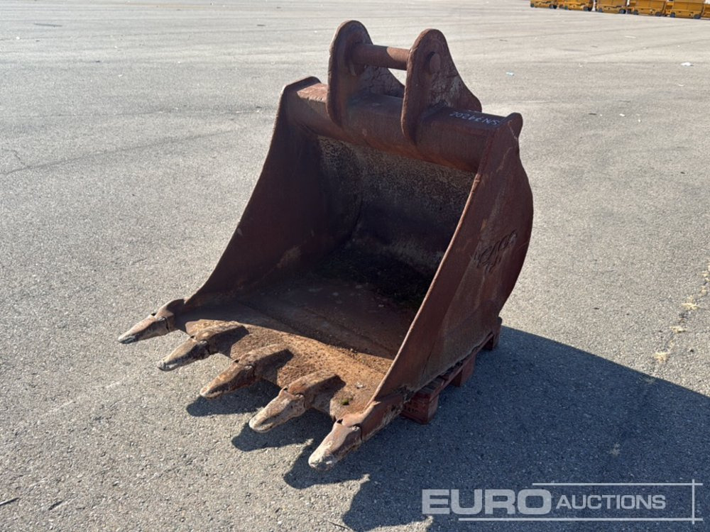 Eaco 44" Digging Bucket to suit Backhoe Loader - Корпа: слика 1 Eaco 44" Digging Bucket to suit Backhoe Loader - Корпа: слика 1