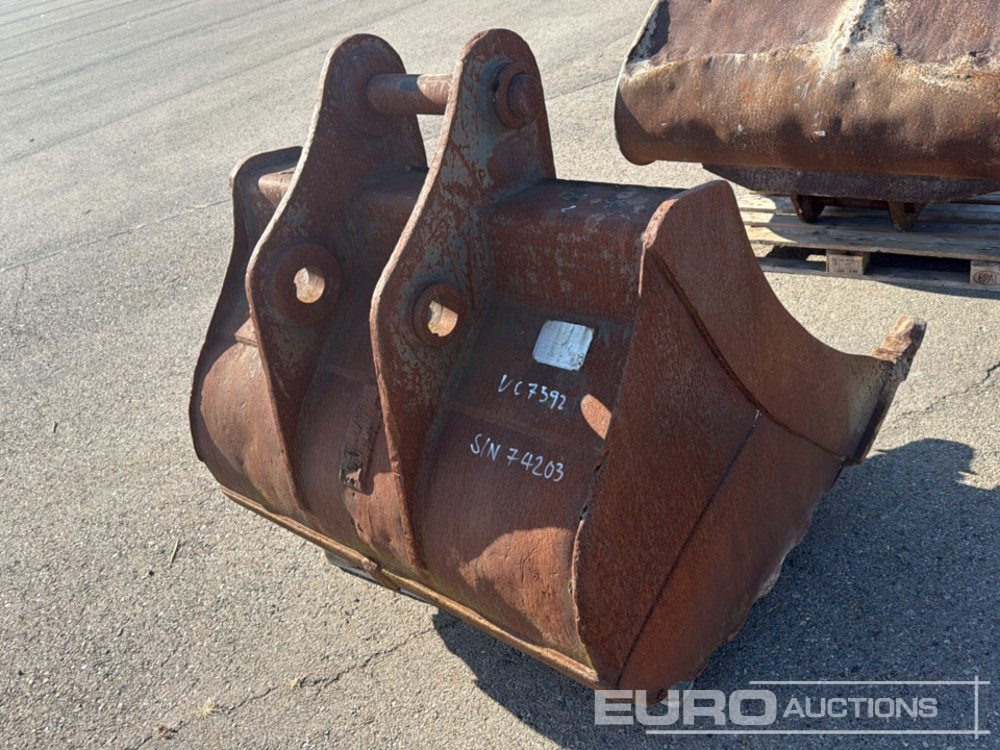 JCB 51" Digging Bucket to suit Backhoe Loader - Корпа: слика 3 JCB 51" Digging Bucket to suit Backhoe Loader - Корпа: слика 3