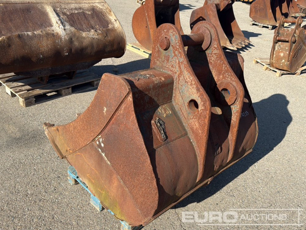 JCB 51" Digging Bucket to suit Backhoe Loader - Корпа: слика 4 JCB 51" Digging Bucket to suit Backhoe Loader - Корпа: слика 4