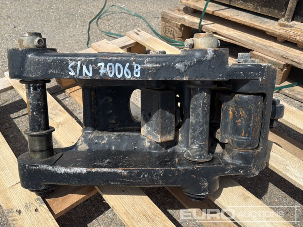 JCB Quick Hitch to Suit JCB 8045 - Брза спојка: слика 5 JCB Quick Hitch to Suit JCB 8045 - Брза спојка: слика 5