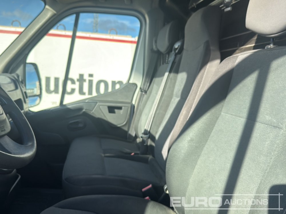 Комбе 2019 Renault Master: слика 18