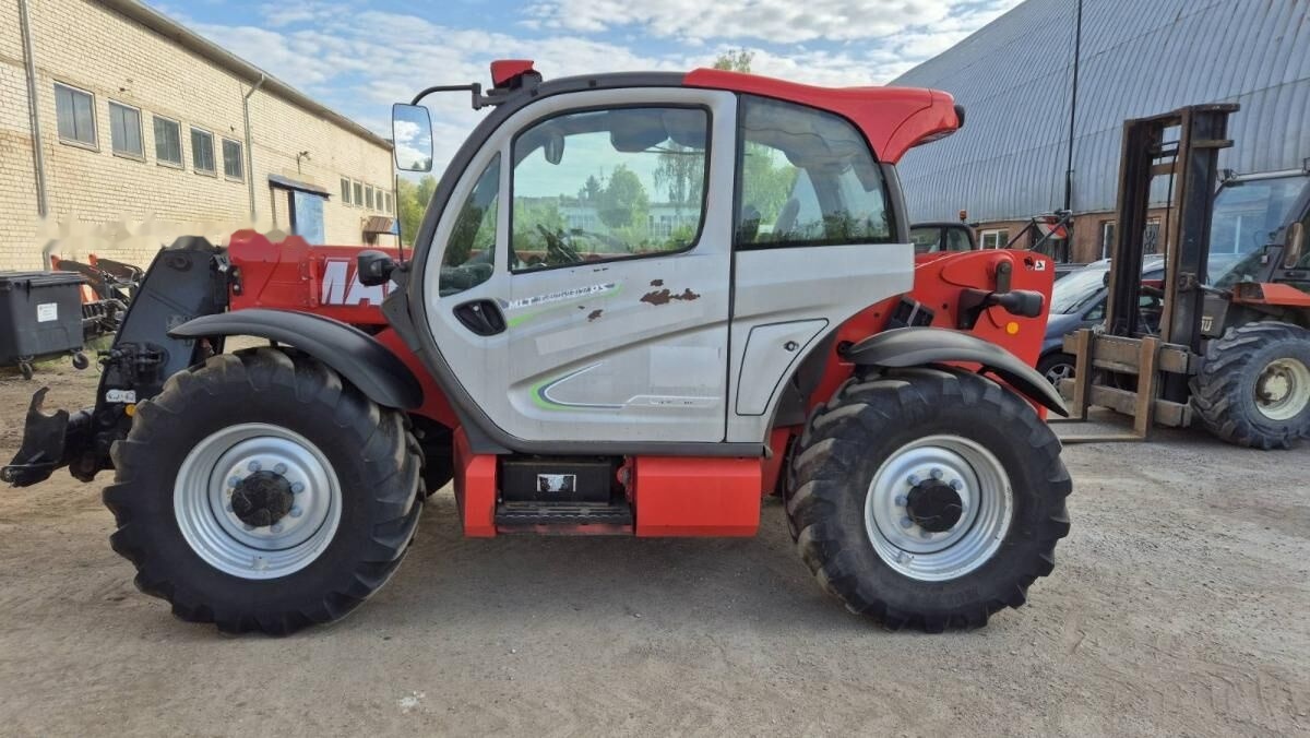 Manitou MANITOU MLT840 - Телескопски ракувач: слика 3 Manitou MANITOU MLT840 - Телескопски ракувач: слика 3