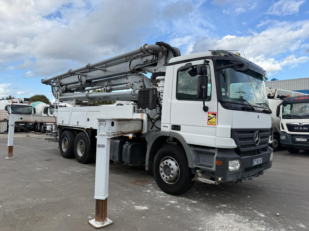 Pompe à béton Schwing 34m avec cabine Mercedes Benz Actros CT-062-WL Année 2008 - Камион со бетонска пумпа: слика 5 Pompe à béton Schwing 34m avec cabine Mercedes Benz Actros CT-062-WL Année 2008 - Камион со бетонска пумпа: слика 5