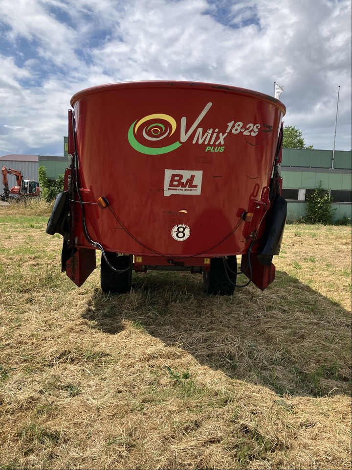 BVL Futtermischwagen V-Mix 18 2S - Вагон за мешање сточна храна: слика 4 BVL Futtermischwagen V-Mix 18 2S - Вагон за мешање сточна храна: слика 4