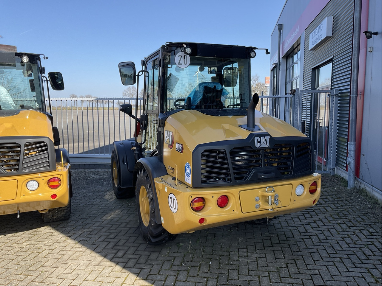 Caterpillar 906 - Натоварувач на тркала: слика 2 Caterpillar 906 - Натоварувач на тркала: слика 2