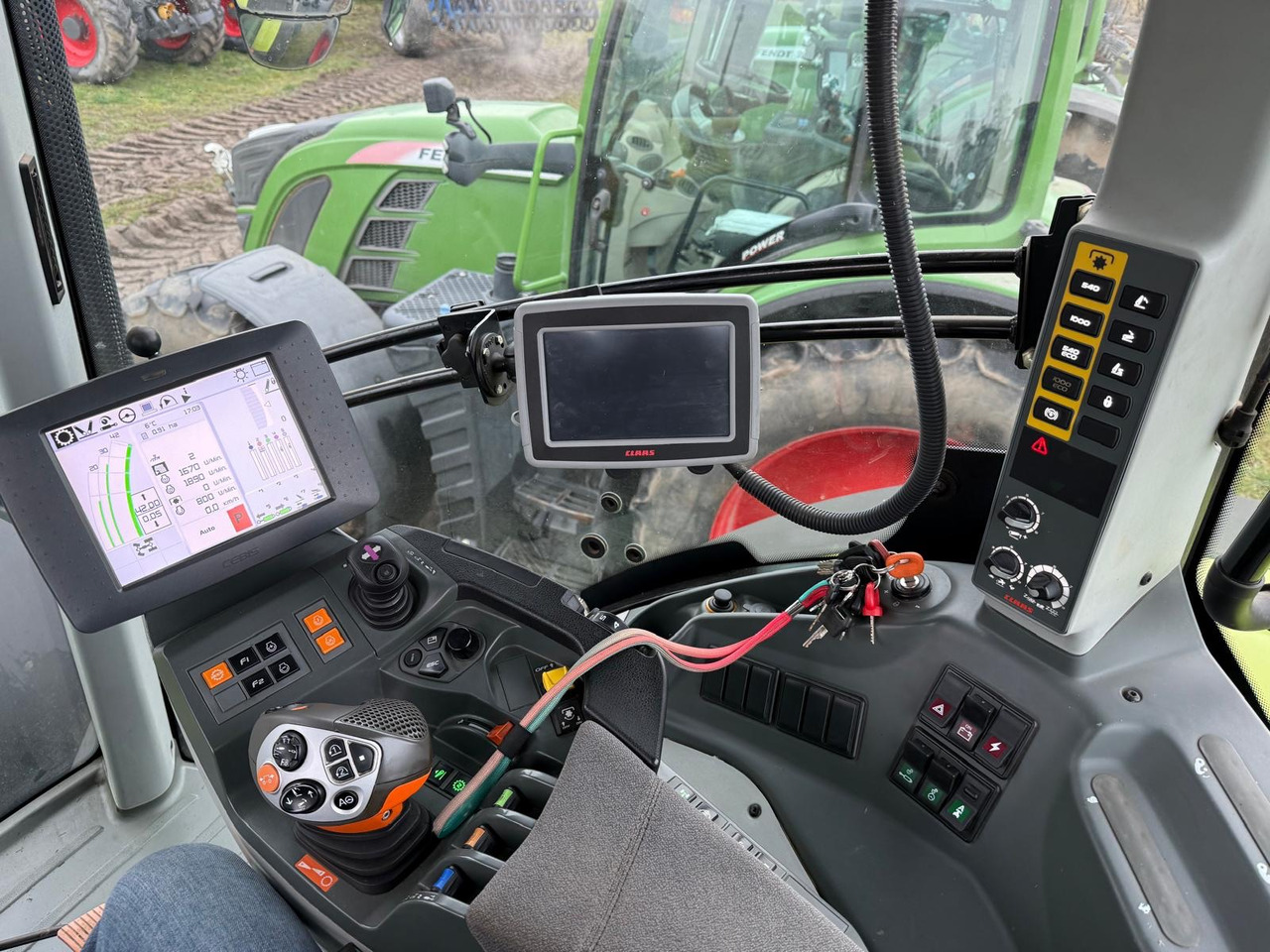 Claas Axion 850 C-Matic - Трактор: слика 3 Claas Axion 850 C-Matic - Трактор: слика 3