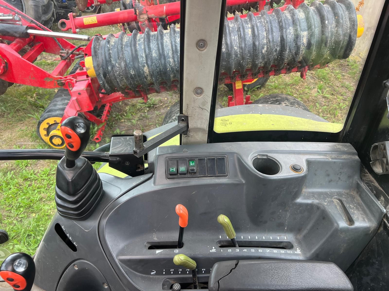 Claas Axos 340 - Трактор: слика 3 Claas Axos 340 - Трактор: слика 3