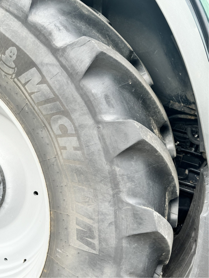 Deutz-Fahr Agrotron 7250 TTV - Трактор: слика 2 Deutz-Fahr Agrotron 7250 TTV - Трактор: слика 2