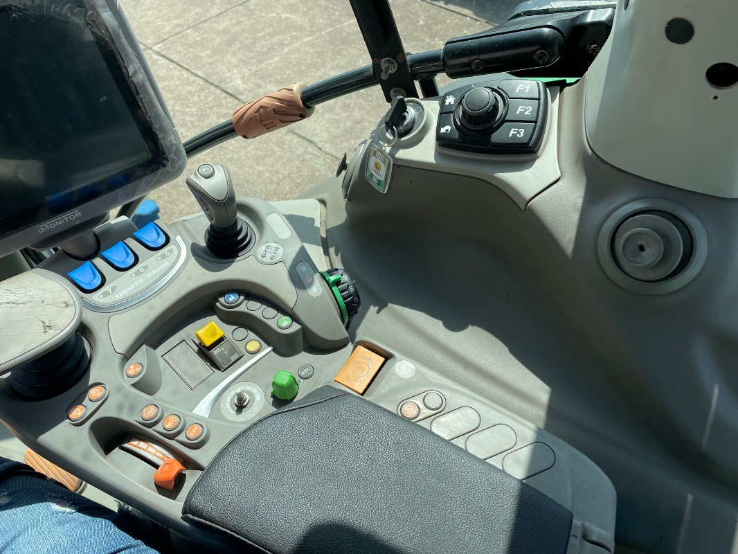 Deutz-Fahr Agrotron 7250 TTV - Трактор: слика 2 Deutz-Fahr Agrotron 7250 TTV - Трактор: слика 2
