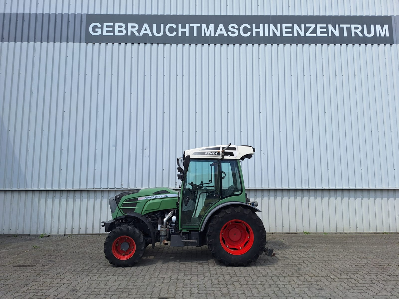 Fendt 209 VF Vario - Трактор: слика 1 Fendt 209 VF Vario - Трактор: слика 1