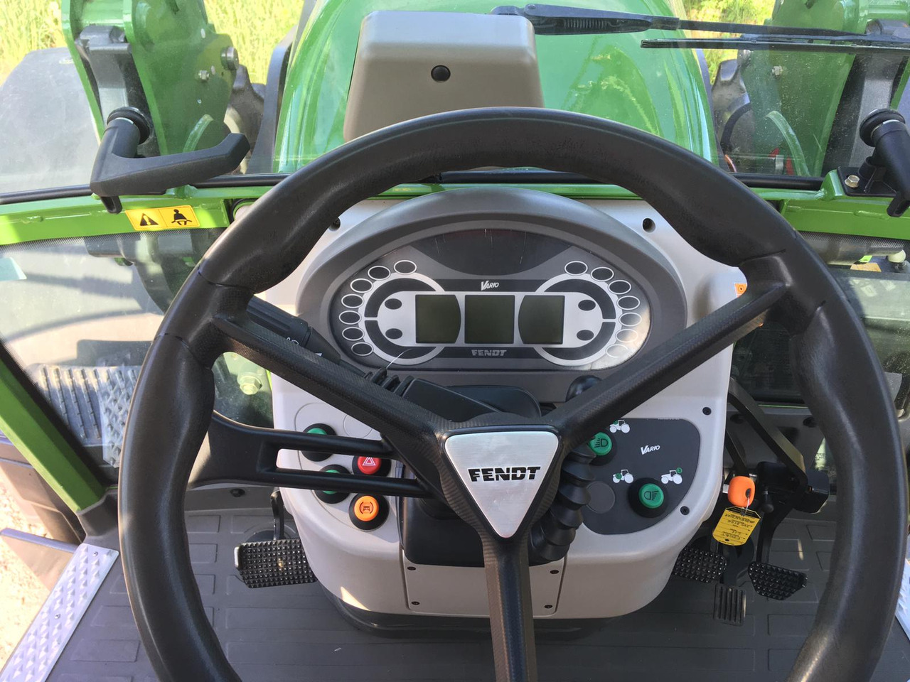Fendt 211 Vario - Трактор: слика 2 Fendt 211 Vario - Трактор: слика 2