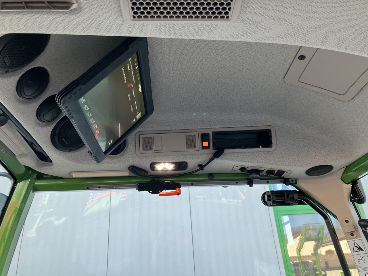 Fendt 211V Vario Gen3 Profi Setting - Трактор: слика 2 Fendt 211V Vario Gen3 Profi Setting - Трактор: слика 2