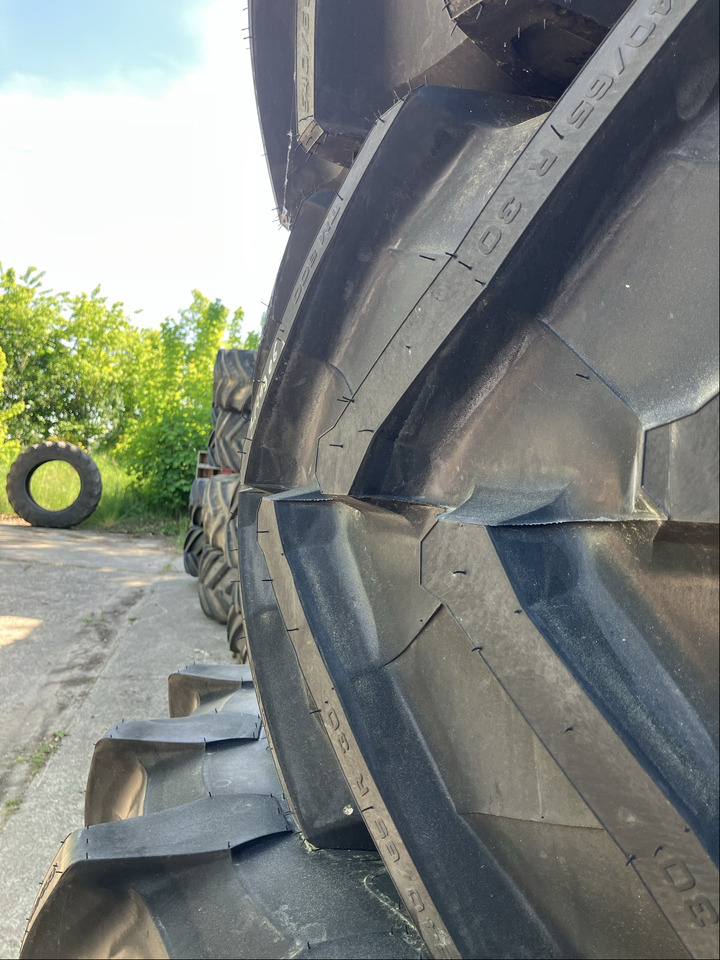 Fendt 580/70R42 u. 540/65R30 - Гуми и бандажи: слика 2 Fendt 580/70R42 u. 540/65R30 - Гуми и бандажи: слика 2