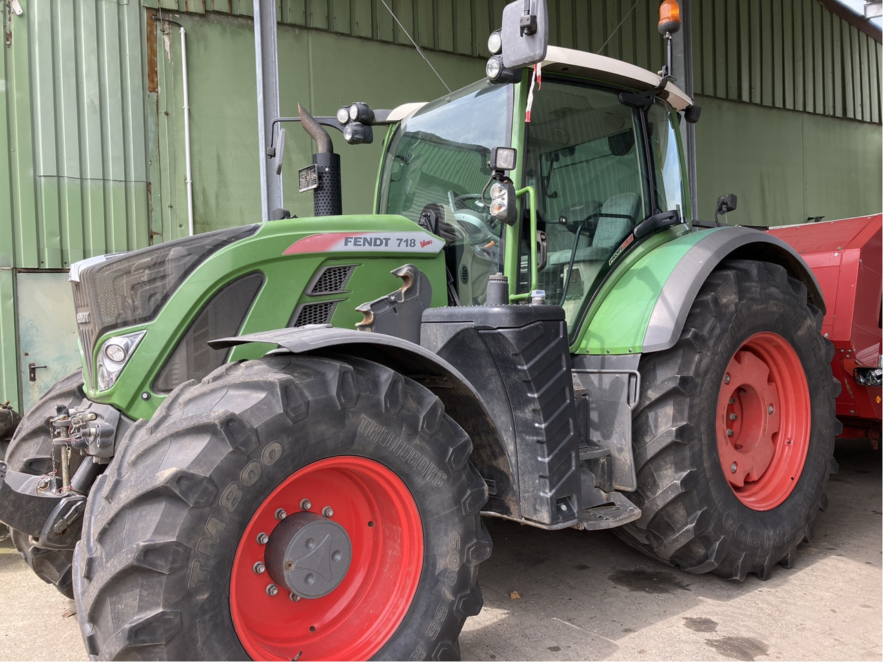 Fendt 718 Vario Profi Plus - Трактор: слика 1 Fendt 718 Vario Profi Plus - Трактор: слика 1